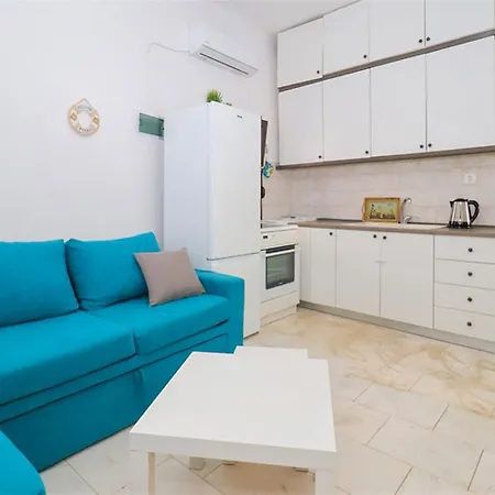 Dimitris Garden House Tatil Evi